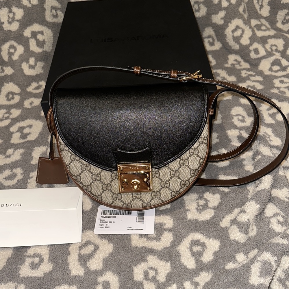 Authentic Gucci Padlock GG Supreme Shoulder Bag
Brown/Black 😍 New  😍